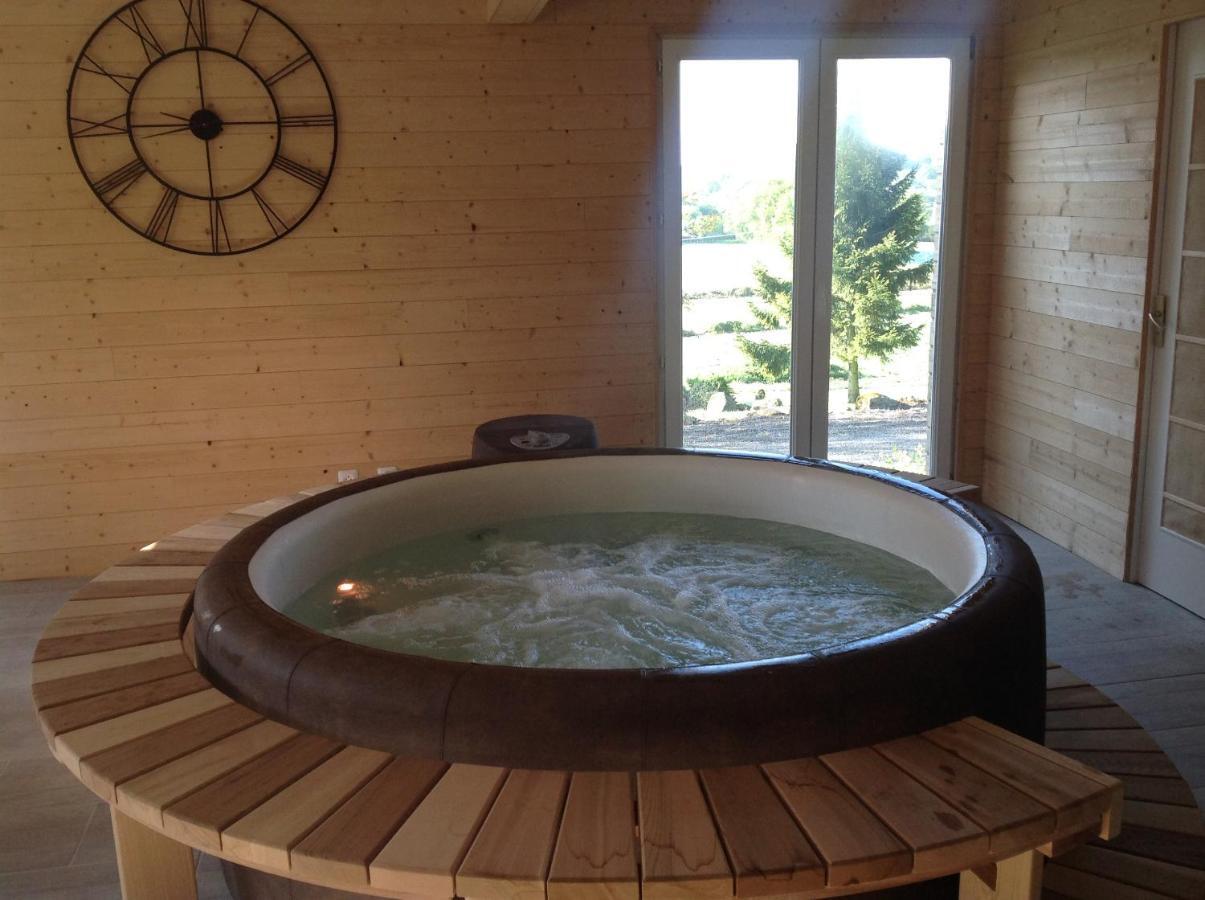 Les Rocailles Hotel La Foret-Auvray Ngoại thất bức ảnh